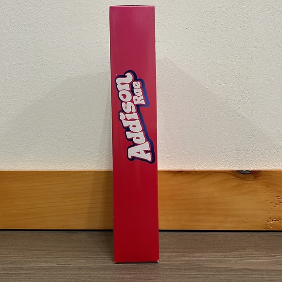 Addison Rae 10" Fashion Doll - NIB - Picture 4 of 6